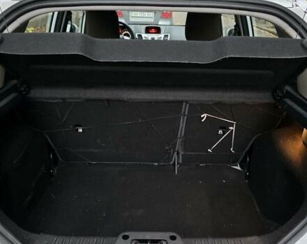 Белый Форд Фиеста, объемом двигателя 1.4 л и пробегом 32 тыс. км за 7600 $, фото 13 на Automoto.ua