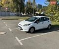 Белый Форд Фиеста, объемом двигателя 1.24 л и пробегом 90 тыс. км за 6400 $, фото 2 на Automoto.ua
