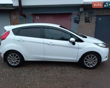 Белый Форд Фиеста, объемом двигателя 1.39 л и пробегом 66 тыс. км за 8200 $, фото 2 на Automoto.ua