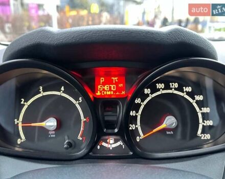 Білий Форд Фієста, об'ємом двигуна 1.39 л та пробігом 150 тис. км за 6990 $, фото 18 на Automoto.ua