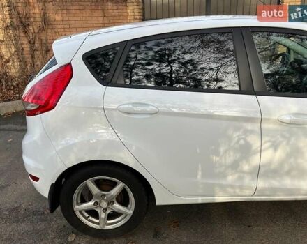 Білий Форд Фієста, об'ємом двигуна 1.2 л та пробігом 170 тис. км за 6290 $, фото 12 на Automoto.ua