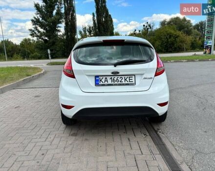 Білий Форд Фієста, об'ємом двигуна 1.24 л та пробігом 180 тис. км за 5500 $, фото 5 на Automoto.ua