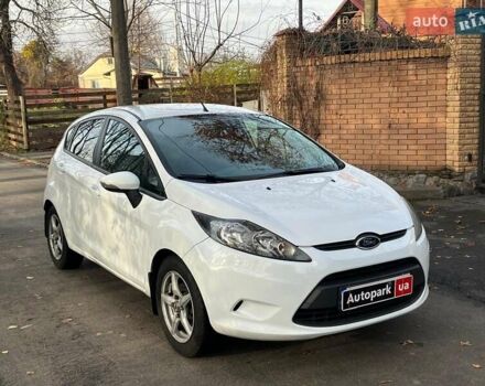 Білий Форд Фієста, об'ємом двигуна 1.2 л та пробігом 170 тис. км за 6290 $, фото 1 на Automoto.ua