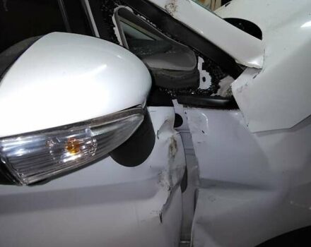 Форд Фиеста 2012 в Черкассах на Automoto.ua Белый Форд Фиеста, объемом двигателя 1.4 л и пробегом 111 тыс. км за 2800 $, фото 3 на Automoto.ua