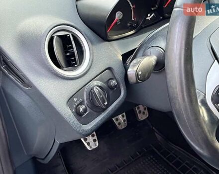 Білий Форд Фієста, об'ємом двигуна 1.2 л та пробігом 170 тис. км за 6290 $, фото 24 на Automoto.ua