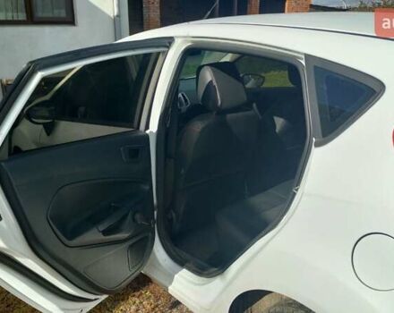 Форд Фієста 2012 у Хмельницькому на Automoto.ua Білий Форд Фієста, об'ємом двигуна 1.25 л та пробігом 123 тис. км за 5700 $, фото 17 на Automoto.ua