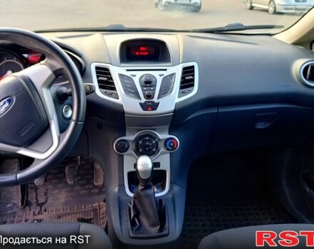 Белый Форд Фиеста, объемом двигателя 1.2 л и пробегом 147 тыс. км за 6200 $, фото 8 на Automoto.ua