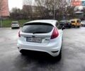 Белый Форд Фиеста, объемом двигателя 1.4 л и пробегом 165 тыс. км за 6300 $, фото 5 на Automoto.ua