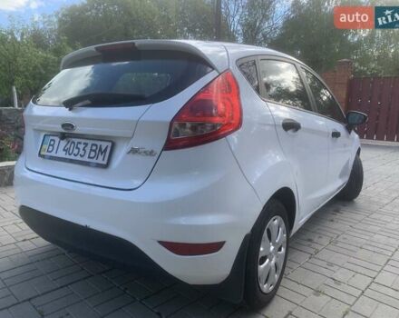 Форд Фиеста 2012 в Полтаве на Automoto.ua Белый Форд Фиеста, объемом двигателя 1.25 л и пробегом 51 тыс. км за 7199 $, фото 2 на Automoto.ua