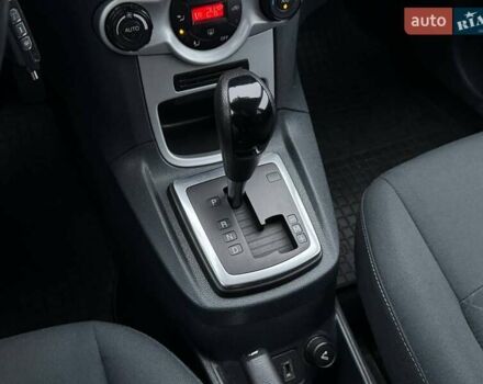 Білий Форд Фієста, об'ємом двигуна 1.39 л та пробігом 150 тис. км за 6990 $, фото 24 на Automoto.ua