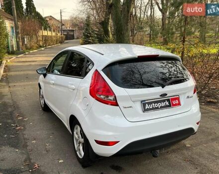 Білий Форд Фієста, об'ємом двигуна 1.2 л та пробігом 170 тис. км за 6290 $, фото 6 на Automoto.ua