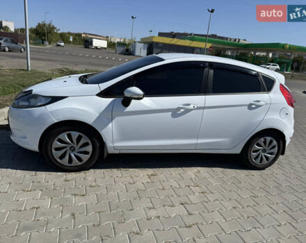 Белый Форд Фиеста, объемом двигателя 1.4 л и пробегом 163 тыс. км за 6500 $, фото 1 на Automoto.ua
