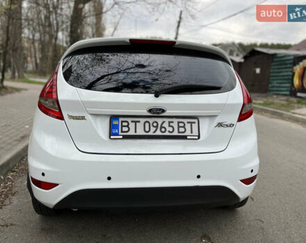 Білий Форд Фієста, об'ємом двигуна 1.4 л та пробігом 225 тис. км за 5900 $, фото 10 на Automoto.ua