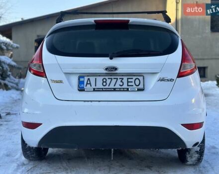 Білий Форд Фієста, об'ємом двигуна 1.4 л та пробігом 147 тис. км за 5900 $, фото 2 на Automoto.ua