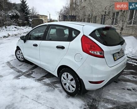 Білий Форд Фієста, об'ємом двигуна 1.25 л та пробігом 53 тис. км за 6400 $, фото 9 на Automoto.ua