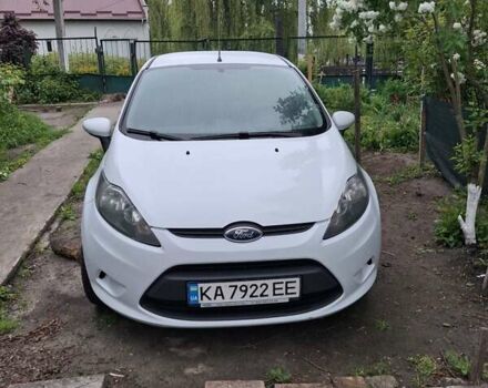 Белый Форд Фиеста, объемом двигателя 1.24 л и пробегом 231 тыс. км за 5800 $, фото 1 на Automoto.ua