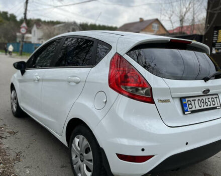 Білий Форд Фієста, об'ємом двигуна 1.4 л та пробігом 225 тис. км за 5900 $, фото 7 на Automoto.ua