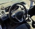 Білий Форд Фієста, об'ємом двигуна 1.3 л та пробігом 164 тис. км за 6500 $, фото 6 на Automoto.ua