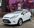 Білий Форд Фієста, об'ємом двигуна 1.39 л та пробігом 150 тис. км за 6990 $, фото 2 на Automoto.ua