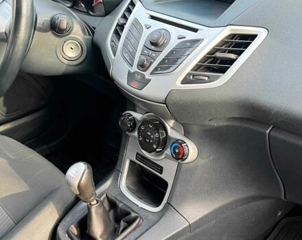 Білий Форд Фієста, об'ємом двигуна 1.2 л та пробігом 170 тис. км за 6290 $, фото 17 на Automoto.ua