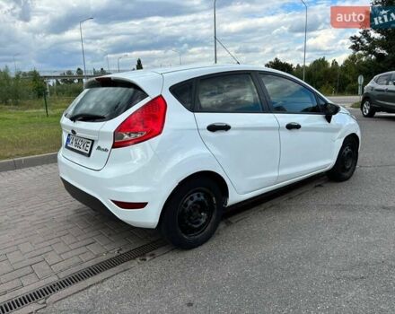 Білий Форд Фієста, об'ємом двигуна 1.24 л та пробігом 180 тис. км за 5500 $, фото 6 на Automoto.ua