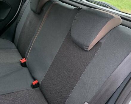 Белый Форд Фиеста, объемом двигателя 1.4 л и пробегом 32 тыс. км за 7600 $, фото 18 на Automoto.ua