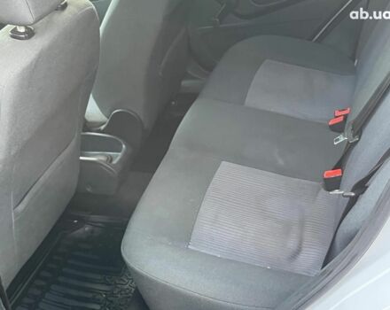 Белый Форд Фиеста, объемом двигателя 1.2 л и пробегом 170 тыс. км за 6290 $, фото 20 на Automoto.ua