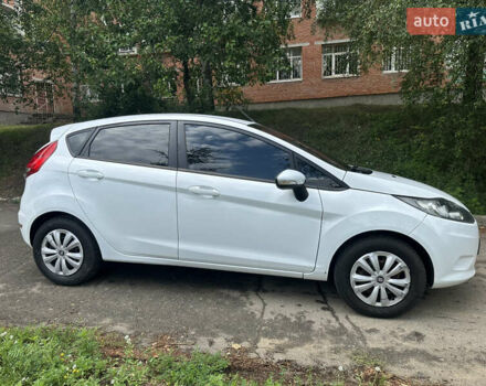 Білий Форд Фієста, об'ємом двигуна 1.24 л та пробігом 181 тис. км за 5800 $, фото 6 на Automoto.ua