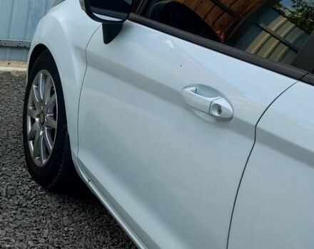 Белый Форд Фиеста, объемом двигателя 1.4 л и пробегом 67 тыс. км за 8200 $, фото 1 на Automoto.ua