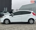 Білий Форд Фієста, об'ємом двигуна 1.2 л та пробігом 140 тис. км за 6990 $, фото 3 на Automoto.ua