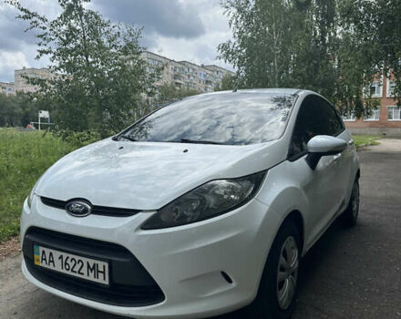 Білий Форд Фієста, об'ємом двигуна 1.24 л та пробігом 181 тис. км за 5800 $, фото 1 на Automoto.ua