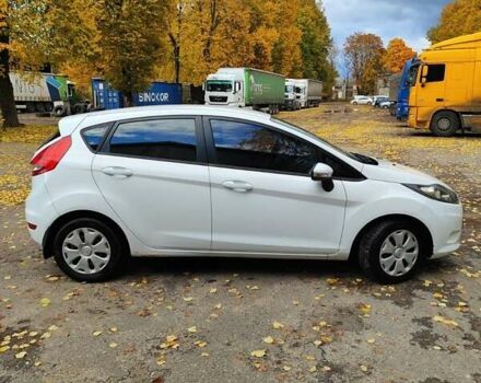 Белый Форд Фиеста, объемом двигателя 1.24 л и пробегом 190 тыс. км за 6400 $, фото 7 на Automoto.ua