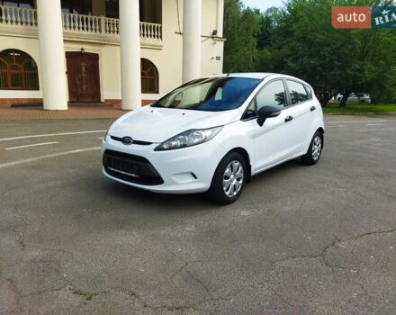 Белый Форд Фиеста, объемом двигателя 1.25 л и пробегом 117 тыс. км за 5900 $, фото 2 на Automoto.ua