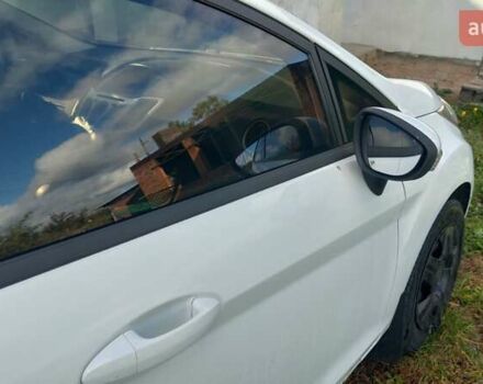 Форд Фієста 2012 у Хмельницькому на Automoto.ua Білий Форд Фієста, об'ємом двигуна 1.25 л та пробігом 123 тис. км за 5700 $, фото 5 на Automoto.ua