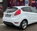 Білий Форд Фієста, об'ємом двигуна 1.39 л та пробігом 150 тис. км за 6990 $, фото 8 на Automoto.ua