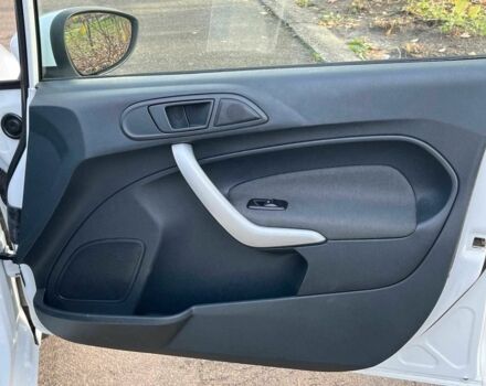 Білий Форд Фієста, об'ємом двигуна 1.2 л та пробігом 170 тис. км за 6290 $, фото 14 на Automoto.ua