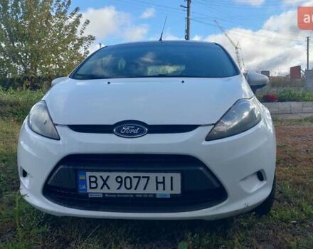 Форд Фієста 2012 у Хмельницькому на Automoto.ua Білий Форд Фієста, об'ємом двигуна 1.25 л та пробігом 123 тис. км за 5700 $, фото 2 на Automoto.ua