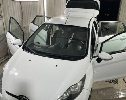 Білий Форд Фієста, об'ємом двигуна 1.4 л та пробігом 125 тис. км за 6000 $, фото 8 на Automoto.ua