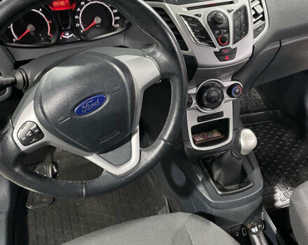 Белый Форд Фиеста, объемом двигателя 1.4 л и пробегом 125 тыс. км за 6000 $, фото 14 на Automoto.ua