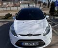 Белый Форд Фиеста, объемом двигателя 1.24 л и пробегом 164 тыс. км за 5800 $, фото 1 на Automoto.ua
