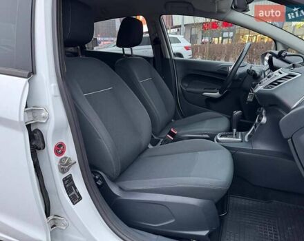 Білий Форд Фієста, об'ємом двигуна 1.39 л та пробігом 150 тис. км за 6990 $, фото 12 на Automoto.ua