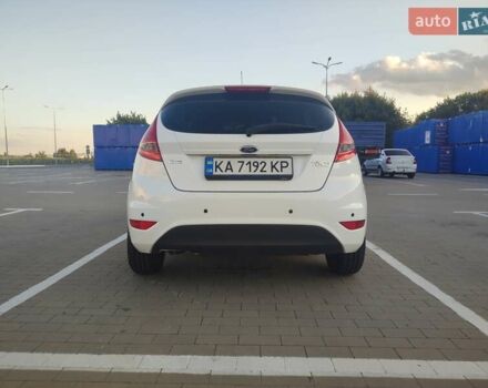 Белый Форд Фиеста, объемом двигателя 1.39 л и пробегом 120 тыс. км за 7600 $, фото 9 на Automoto.ua