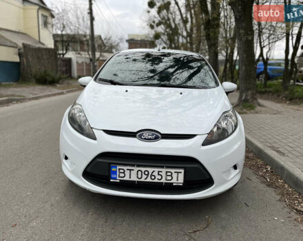 Білий Форд Фієста, об'ємом двигуна 1.4 л та пробігом 225 тис. км за 5900 $, фото 15 на Automoto.ua