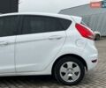 Білий Форд Фієста, об'ємом двигуна 1.2 л та пробігом 140 тис. км за 6990 $, фото 4 на Automoto.ua