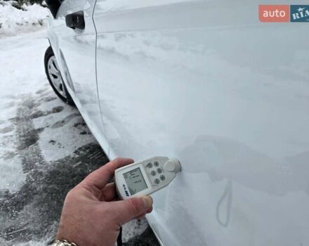 Білий Форд Фієста, об'ємом двигуна 1.25 л та пробігом 53 тис. км за 6400 $, фото 33 на Automoto.ua