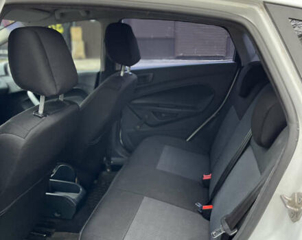 Білий Форд Фієста, об'ємом двигуна 1.4 л та пробігом 225 тис. км за 5900 $, фото 24 на Automoto.ua