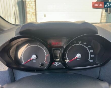 Білий Форд Фієста, об'ємом двигуна 1.39 л та пробігом 140 тис. км за 8200 $, фото 10 на Automoto.ua