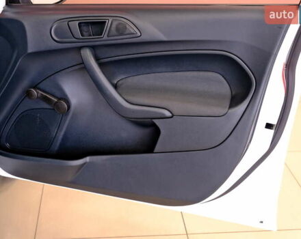 Білий Форд Фієста, об'ємом двигуна 1.24 л та пробігом 157 тис. км за 4900 $, фото 32 на Automoto.ua