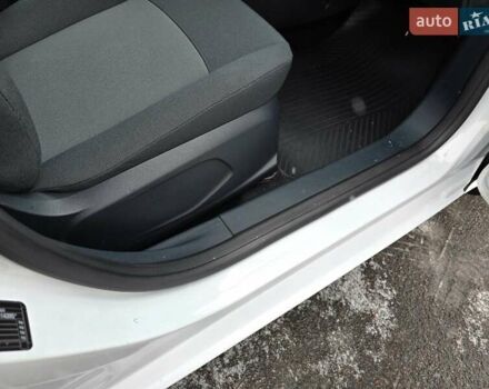 Білий Форд Фієста, об'ємом двигуна 1.25 л та пробігом 53 тис. км за 6400 $, фото 40 на Automoto.ua