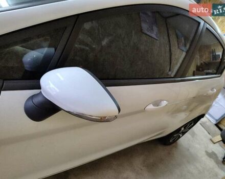 Форд Фиеста 2012 в Черкассах на Automoto.ua Белый Форд Фиеста, объемом двигателя 1.4 л и пробегом 111 тыс. км за 2800 $, фото 2 на Automoto.ua